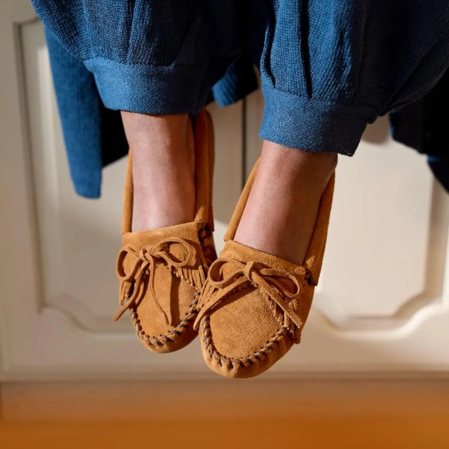 Minnetonka Women's Kilty Soft Leather Sole Moccasin